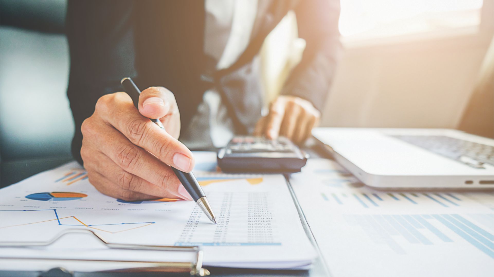 Comercial e Finanças